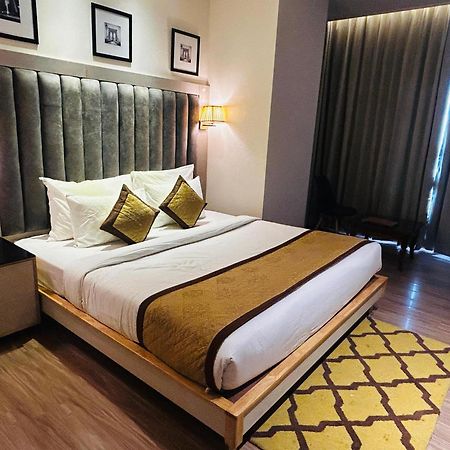 Hotel Sakura Gold Gurgaon Exterior foto