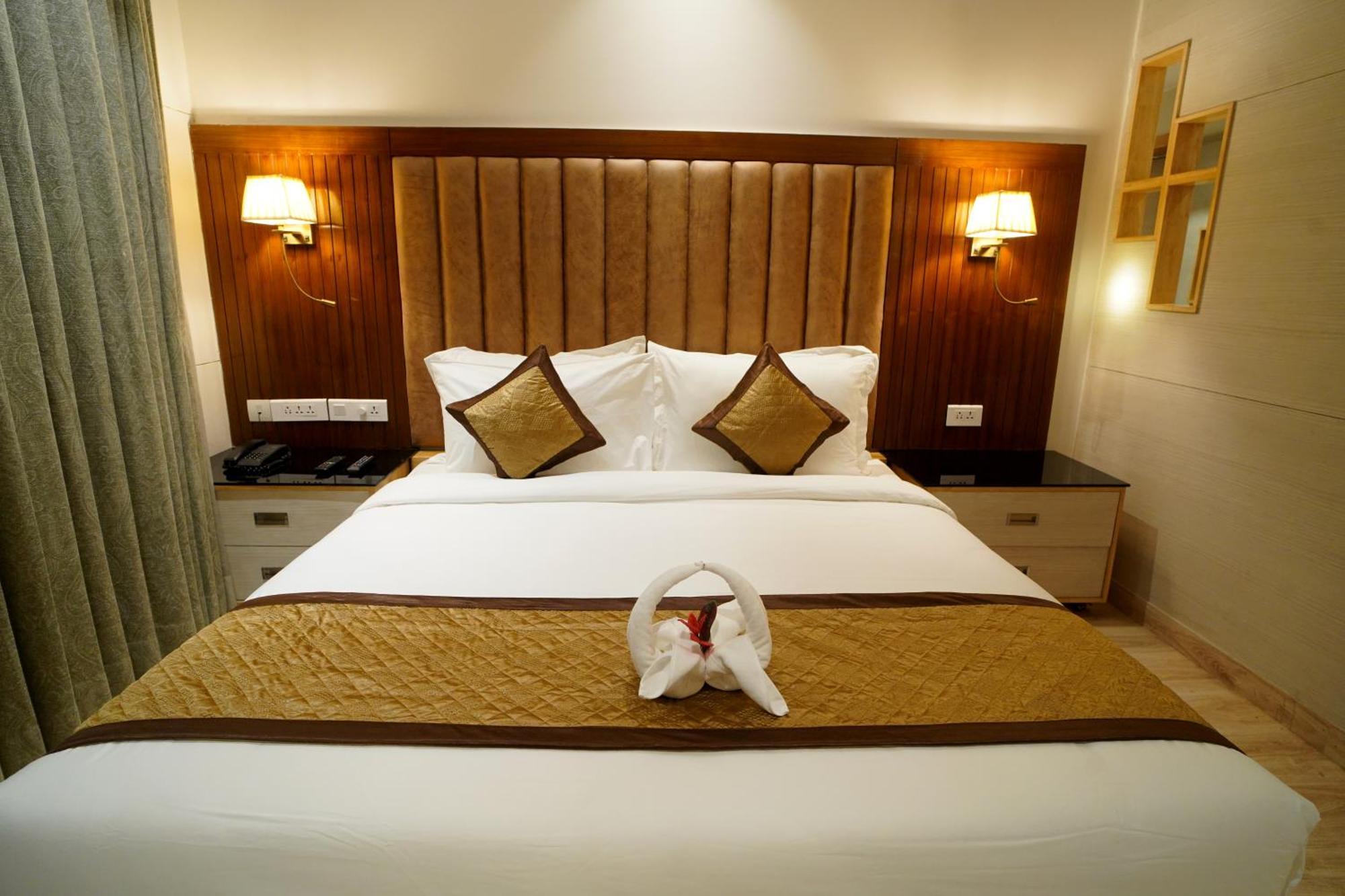 Hotel Sakura Gold Gurgaon Exterior foto