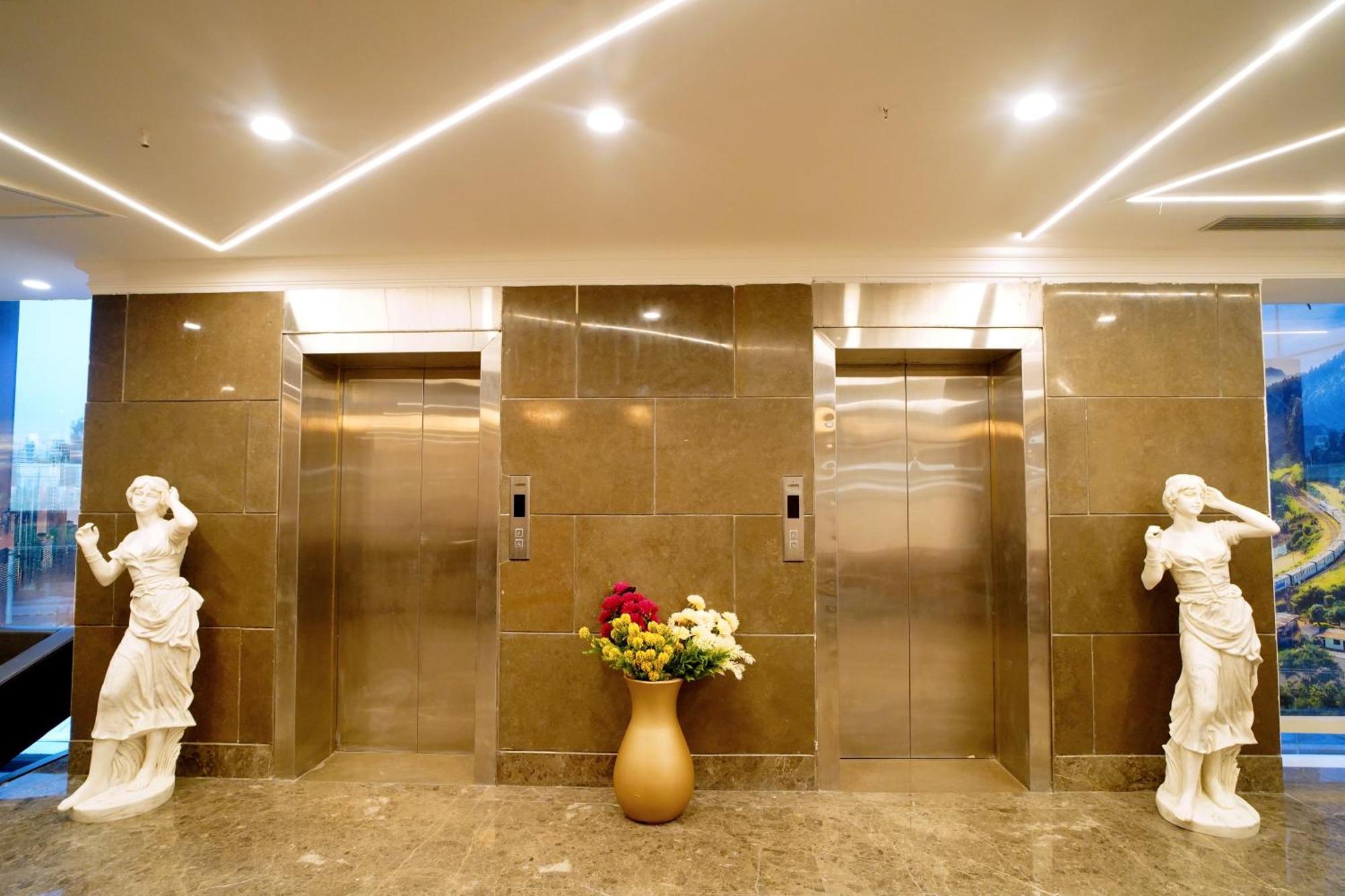 Hotel Sakura Gold Gurgaon Exterior foto