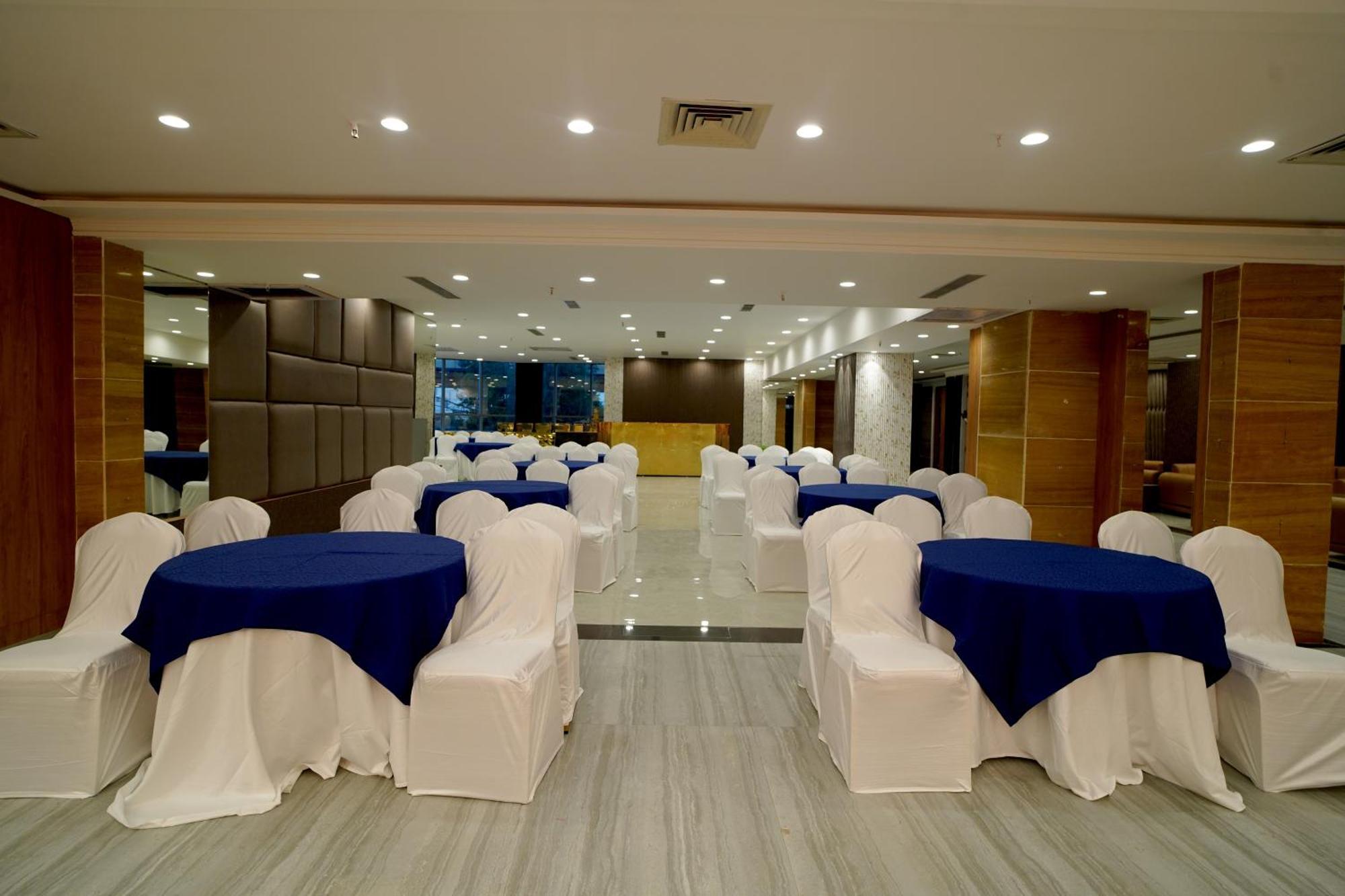 Hotel Sakura Gold Gurgaon Exterior foto