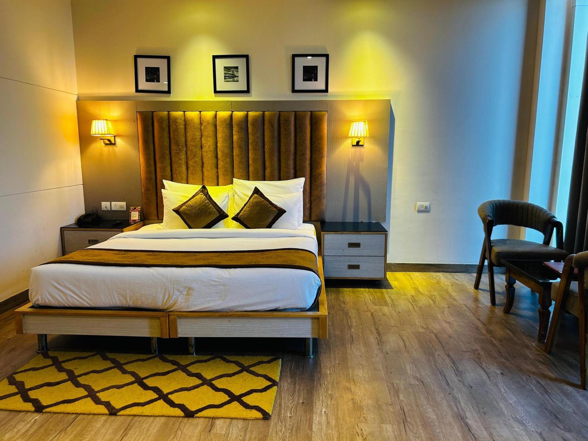 Hotel Sakura Gold Gurgaon Exterior foto