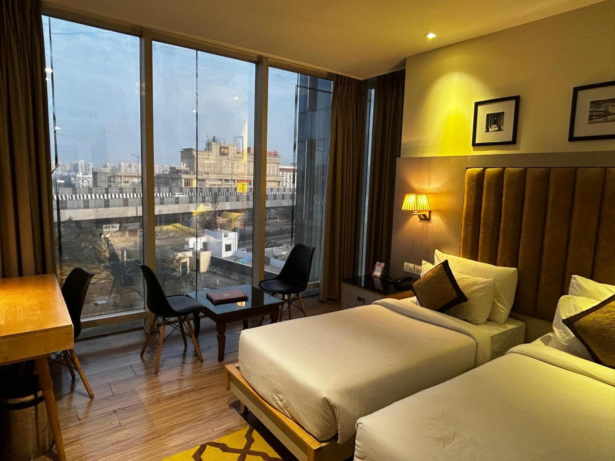 Hotel Sakura Gold Gurgaon Exterior foto